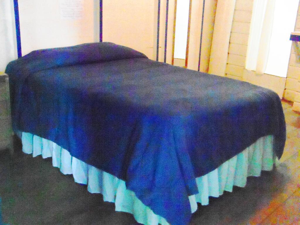 Hotel Y Restaurante Backpackers Rio Dulce Town Chambre photo