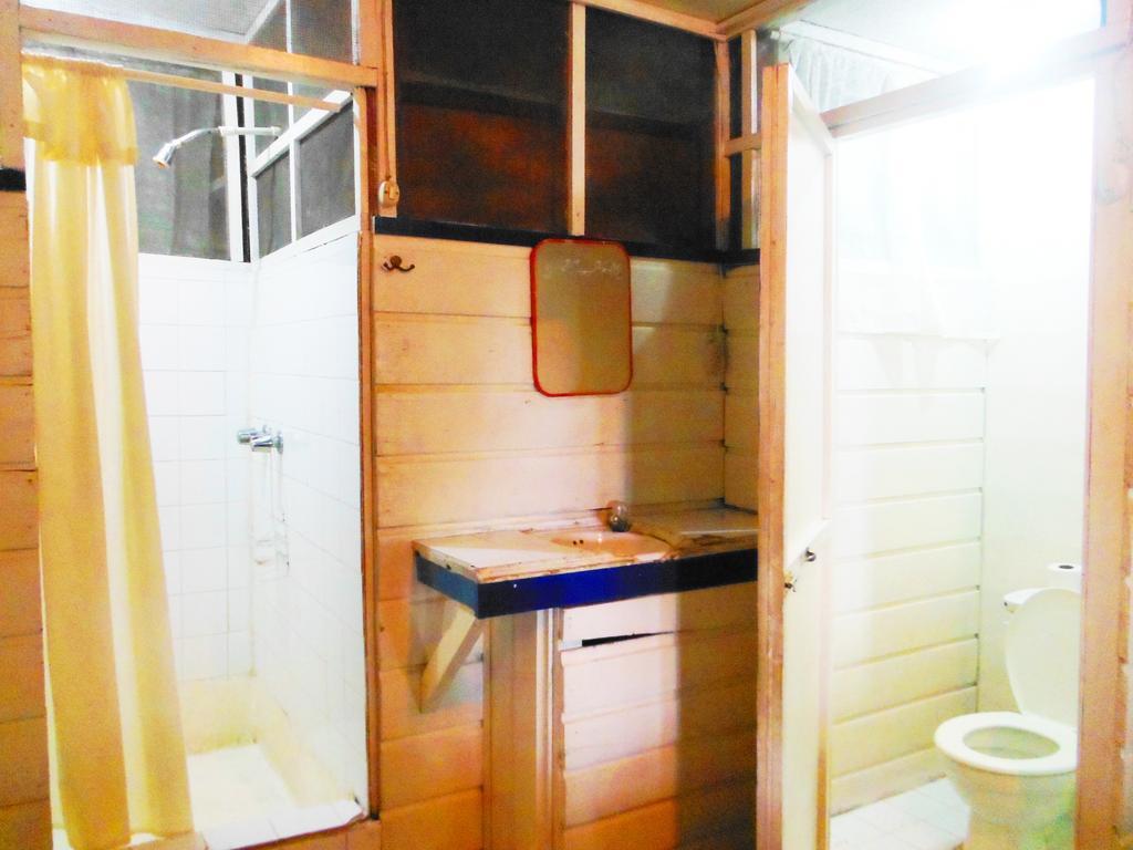 Hotel Y Restaurante Backpackers Rio Dulce Town Chambre photo