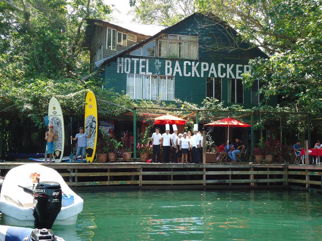 Hotel Y Restaurante Backpackers Rio Dulce Town Extérieur photo